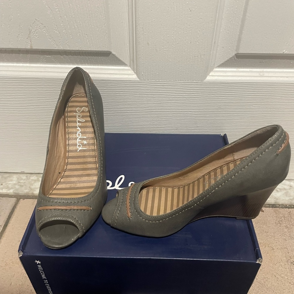 Splendid open toe wedges
